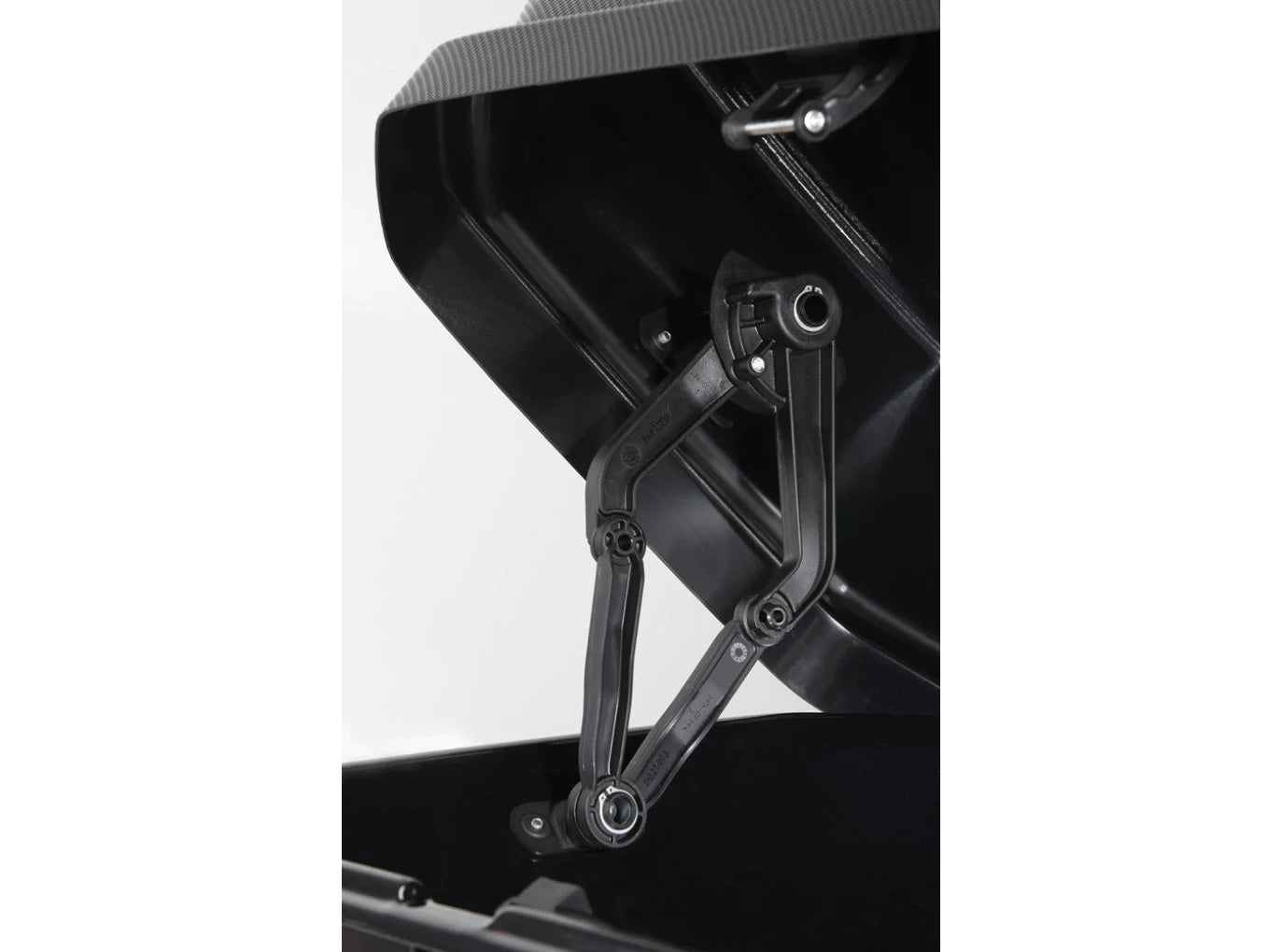 Yakima SKYBOX 12 Cargo Box Offshore Marine